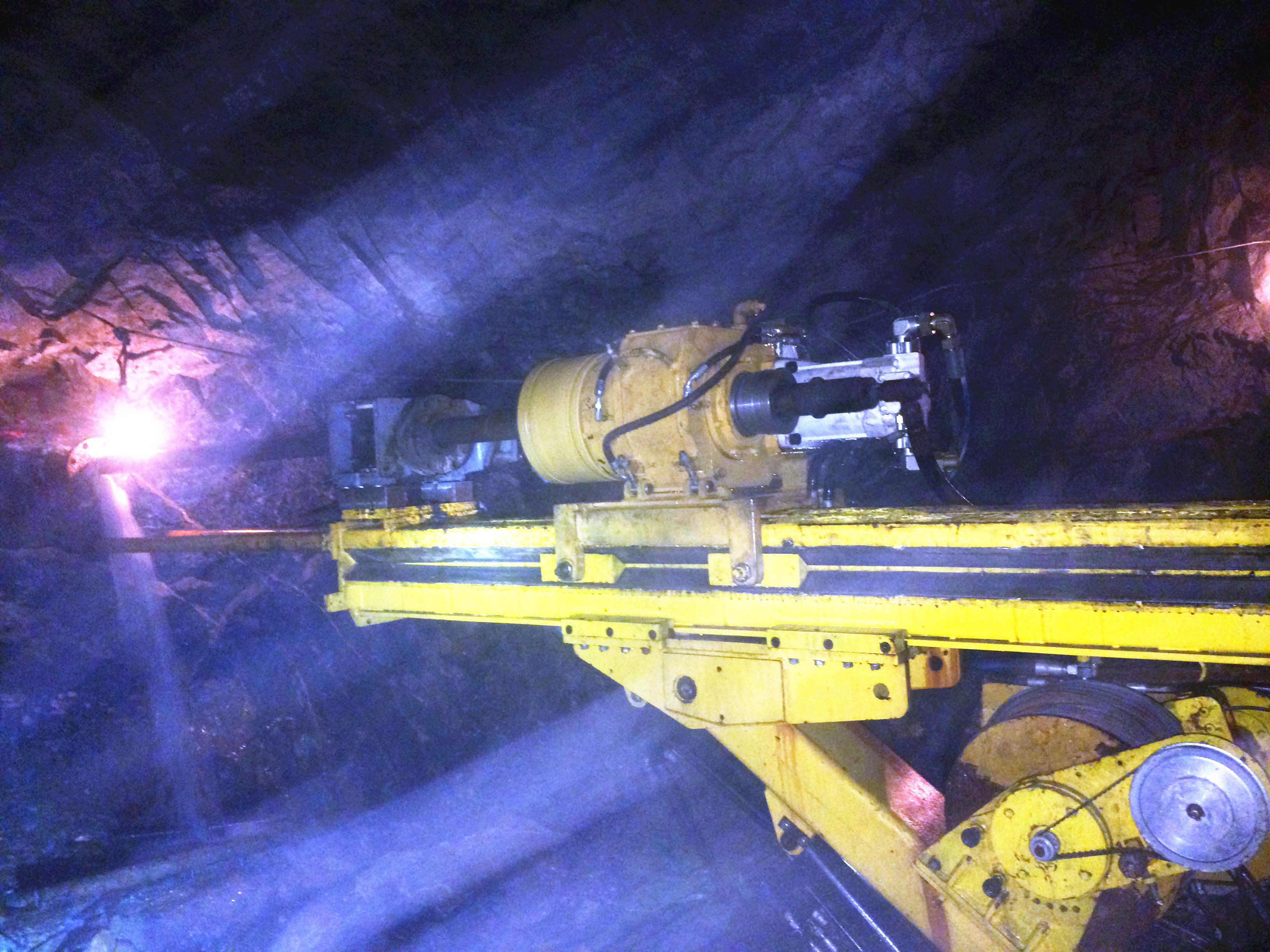 Professional Underground Diamond Core Drill Rigs With Drilling Depth