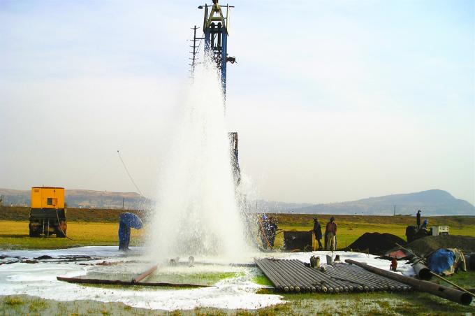 200M Protable Small Trailer Hydraulic Water Well Drilling Rig Borehole Drilling Equipment